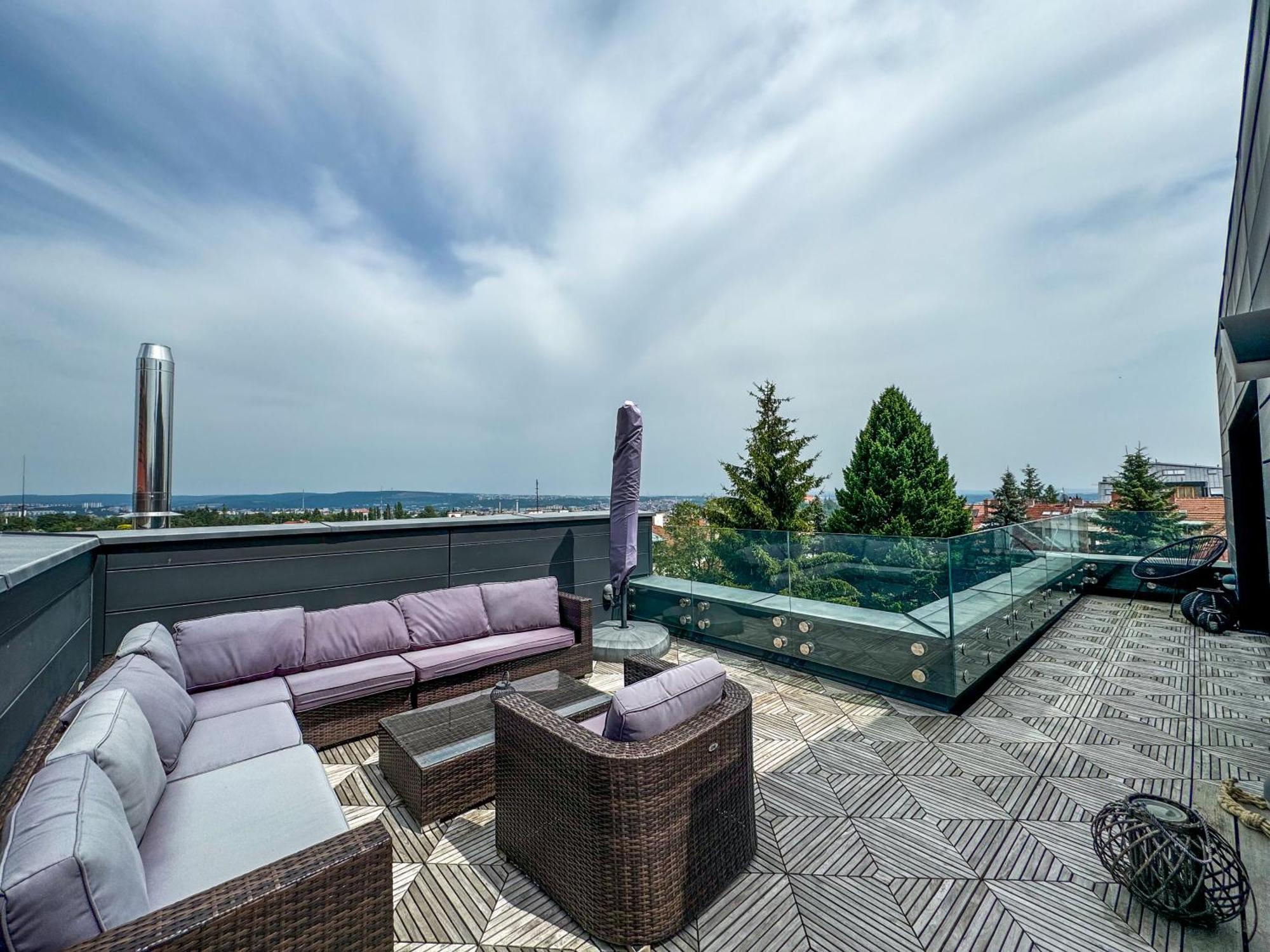 Apartman Se Saunou A Terasou S Vyhledem Na Brno Luaran gambar