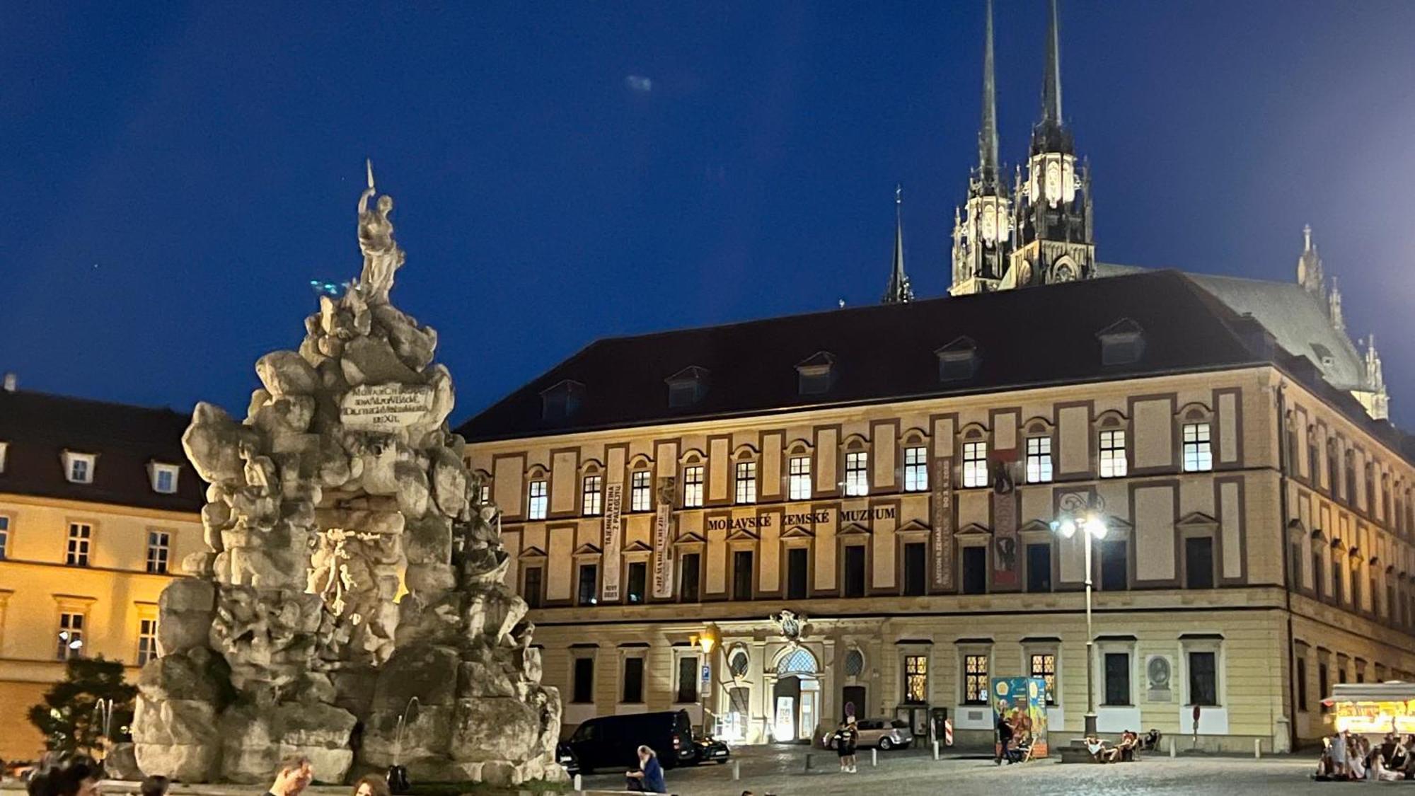 Apartman Se Saunou A Terasou S Vyhledem Na Brno Luaran gambar