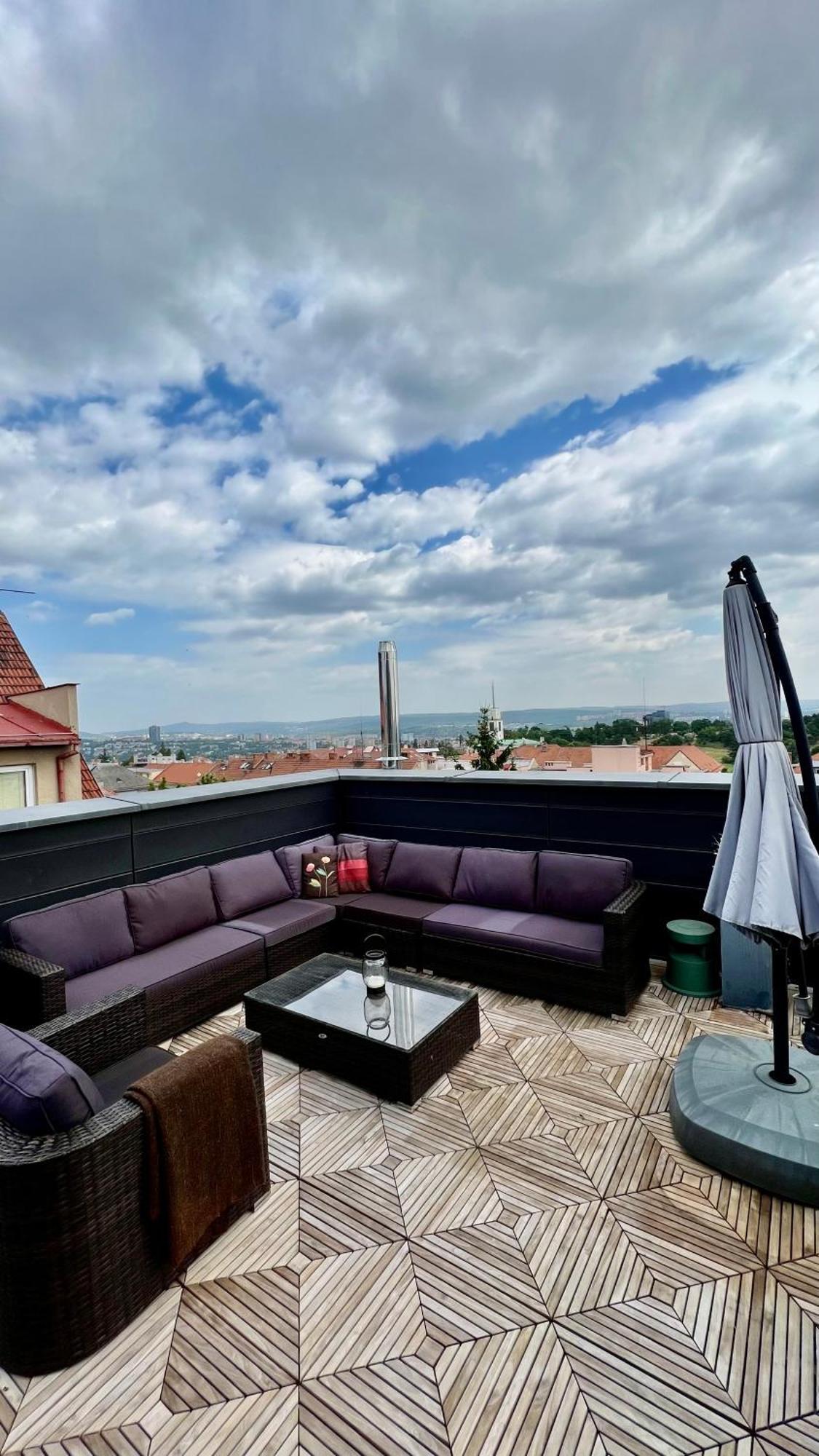 Apartman Se Saunou A Terasou S Vyhledem Na Brno Luaran gambar