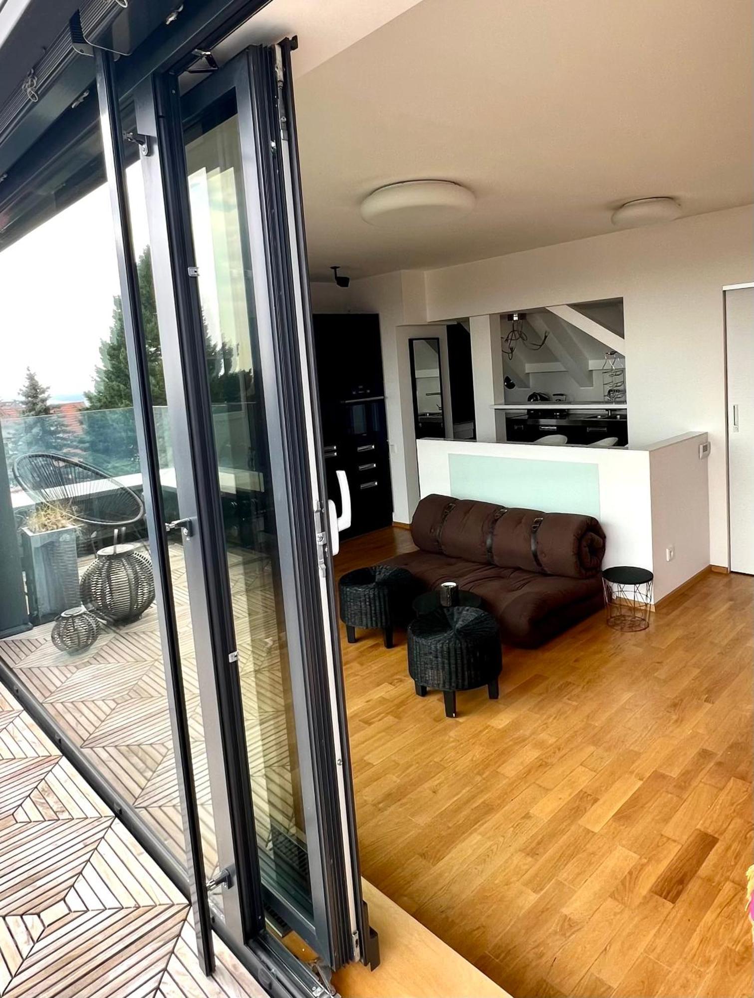 Apartman Se Saunou A Terasou S Vyhledem Na Brno Luaran gambar